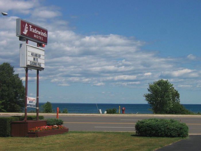 Tradewinds Motel - Random Photos From The Web (newer photo)